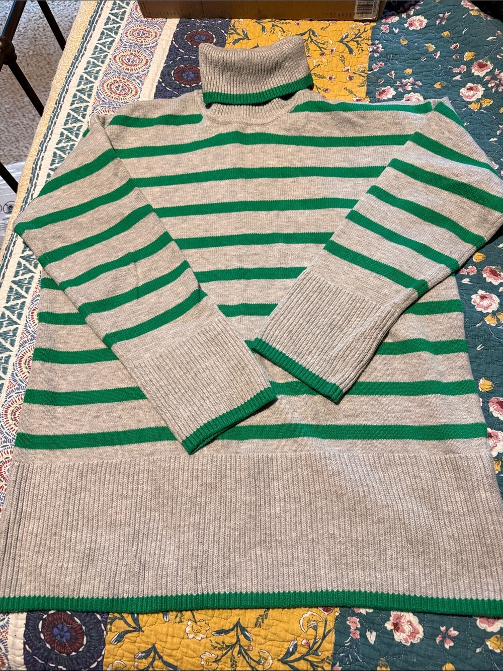NWOT Esprit Gray and Kelly Green Striped Turtleneck Sweater